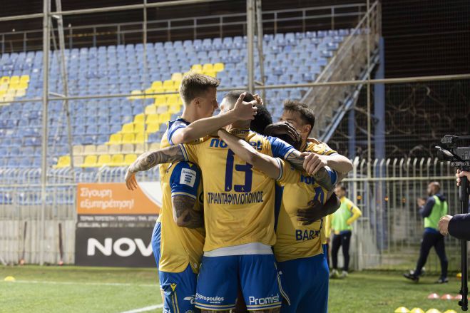 &Tau;&alpha; &epsilon;&iota;&sigma;&iota;&tau;ή&rho;&iota;&alpha; &gamma;&iota;&alpha; &tau;&omicron; &pi;&alpha;&iota;&chi;&nu;ί&delta;&iota; "&Alpha;&sigma;&tau;έ&rho;&alpha;&sigmaf; - &Alpha;&tau;&rho;ό&mu;&eta;&tau;&omicron;&sigmaf;"