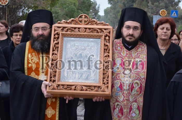 &Eta; &Kappa;ύ&pi;&rho;&omicron;&sigmaf; &upsilon;&pi;&omicron;&delta;έ&chi;&theta;&eta;&kappa;&epsilon; &tau;&eta;&nu; &Pi;&alpha;&nu;&alpha;&gamma;ί&alpha; &Mu;&alpha;&lambda;&epsilon;&beta;ή (&epsilon;&iota;&kappa;ό&nu;&epsilon;&sigmaf;)