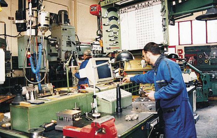 &Xi;&epsilon;&kappa;ί&nu;&eta;&sigma;&alpha;&nu; &alpha;&iota;&tau;ή&sigma;&epsilon;&iota;&sigmaf; &sigma;&tau;&eta; &Tau;&epsilon;&chi;&nu;&iota;&kappa;ή &Sigma;&chi;&omicron;&lambda;ή &Epsilon;&pi;&iota;&delta;&alpha;ύ&rho;&omicron;&upsilon;