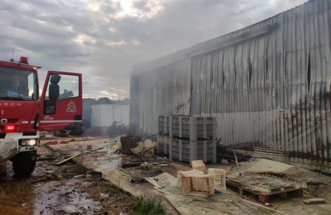 &Mu;&epsilon;&sigma;&sigma;&eta;&nu;ί&alpha; | &Phi;&omega;&tau;&iota;ά &sigma;&epsilon; &alpha;&pi;&omicron;&theta;ή&kappa;&eta; &ndash; &Epsilon;&kappa;&rho;ή&xi;&epsilon;&iota;&sigmaf; &alpha;&pi;ό &phi;&iota;ά&lambda;&epsilon;&sigmaf; &upsilon;&gamma;&rho;&alpha;&epsilon;&rho;ί&omicron;&upsilon;