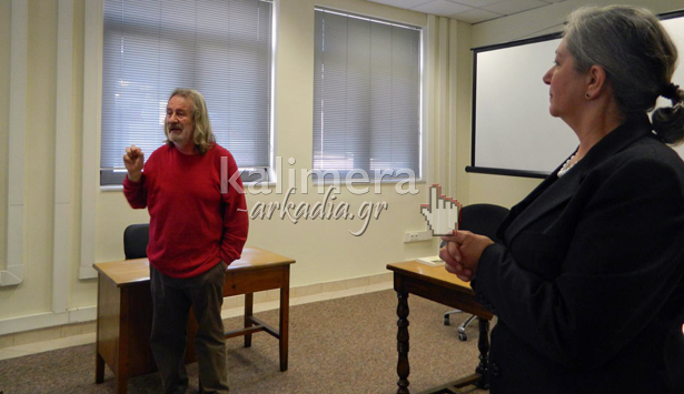 &Tau;&omicron; &mu;&upsilon;&theta;&iota;&sigma;&tau;ό&rho;&eta;&mu;&alpha; &laquo;&Omicron; &Kappa;ί&tau;&rho;&iota;&nu;&omicron;&sigmaf; &Sigma;&tau;&rho;&alpha;&tau;&iota;ώ&tau;&eta;&sigmaf;&raquo; &pi;&alpha;&rho;&omicron;&upsilon;&sigma;&iota;ά&sigma;&tau;&eta;&kappa;&epsilon; &sigma;&tau;&eta;&nu; &Tau;&rho;ί&pi;&omicron;&lambda;&eta; &ndash; &Mu;&alpha;&theta;&eta;&tau;έ&sigmaf; &tau;&omicron;&upsilon; &Mu;&omicron;&upsilon;&sigma;&iota;&kappa;&omicron;ύ &mu;ί&lambda;&eta;&sigma;&alpha;&nu; &gamma;&iota;&alpha; &tau;&omicron; &beta;&iota;&beta;&lambda;ί&omicron; (vd)