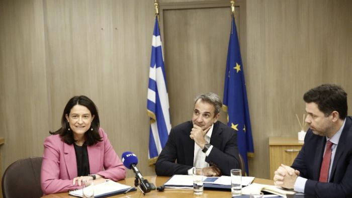 Μητσοτάκης: "Iσχύει η δέσμευση ο κατώτατος μισθός να φτάσει στα 950 ευρώ στο τέλος της τετραετίας"