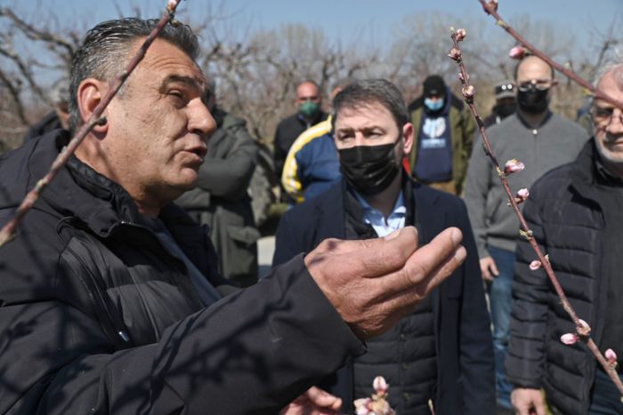 &Alpha;&nu;&delta;&rho;&omicron;&upsilon;&lambda;ά&kappa;&eta;&sigmaf;: &laquo;&Mu;&epsilon;ί&omega;&sigma;&eta; &tau;&omicron;&upsilon; &Epsilon;&iota;&delta;&iota;&kappa;&omicron;ύ &Phi;ό&rho;&omicron;&upsilon; &Kappa;&alpha;&tau;&alpha;&nu;ά&lambda;&omega;&sigma;&eta;&sigmaf; &sigma;&tau;&omicron; &pi;&epsilon;&tau;&rho;έ&lambda;&alpha;&iota;&omicron; &kappa;&alpha;&iota; &pi;&lambda;&alpha;&phi;ό&nu; &sigma;&tau;&eta; &rho;ή&tau;&rho;&alpha; &alpha;&nu;&alpha;&pi;&rho;&omicron;&sigma;&alpha;&rho;&mu;&omicron;&gamma;ή&sigmaf; &gamma;&iota;&alpha; &nu;&alpha; &alpha;&nu;&tau;έ&xi;&omicron;&upsilon;&nu; &omicron;&iota; &alpha;&gamma;&rho;ό&tau;&epsilon;&sigmaf;&raquo;