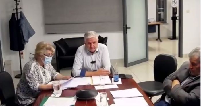 Live &tau;&omicron; &Delta;&eta;&mu;&omicron;&tau;&iota;&kappa;ό &Sigma;&upsilon;&mu;&beta;&omicron;ύ&lambda;&iota;&omicron; &Tau;&rho;ί&pi;&omicron;&lambda;&eta;&sigmaf;