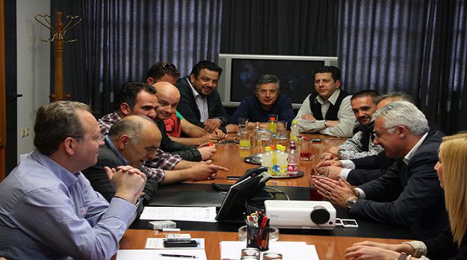 &Sigma;&mu;&upsilon;&rho;&nu;&iota;ώ&tau;&eta;&sigmaf; &ndash; &Mu;&pi;&omicron;&upsilon;&nu;&tau;&rho;&omicron;ύ&kappa;&alpha;&sigmaf; &epsilon;&pi;&iota;&beta;&epsilon;&beta;&alpha;ί&omega;&sigma;&alpha;&nu; &tau;&eta;&nu; &alpha;&gamma;&alpha;&sigma;&tau;ή &sigma;&upsilon;&nu;&epsilon;&rho;&gamma;&alpha;&sigma;ί&alpha; &tau;&omicron;&upsilon;&sigmaf; &sigma;&tau;&eta; &sigma;&eta;&mu;&epsilon;&rho;&iota;&nu;ή &tau;&omicron;&upsilon;&sigmaf; &sigma;&upsilon;&nu;ά&nu;&tau;&eta;&sigma;&eta;