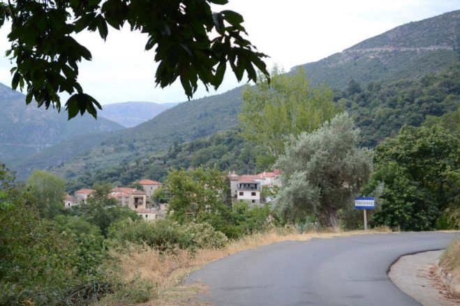 &Kappa;&lambda;&epsilon;&iota;&sigma;&tau;ό&sigmaf; &delta;&rho;ό&mu;&omicron;&sigmaf; &sigma;&tau;&omicron;&nu; &Pi;&lambda;ά&tau;&alpha;&nu;&omicron;, &lambda;ό&gamma;&omega; έ&rho;&gamma;&omega;&nu; &tau;&eta;&sigmaf; &Delta;&Epsilon;&Upsilon;&Alpha;