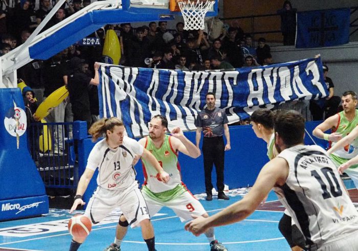 &Epsilon;&Kappa;&Alpha;&Sigma;&Kappa;&Epsilon;&Nu;&Omicron;&Pi; | Ή&tau;&tau;&epsilon;&sigmaf; &gamma;&iota;&alpha; &Pi;&omicron;&lambda;ύ&beta;&iota;&omicron; &kappa;&alpha;&iota; &Alpha;&rho;&kappa;&alpha;&delta;&iota;&kappa;ό, &alpha;&nu;&alpha;&beta;&lambda;ή&theta;&eta;&kappa;&epsilon; &tau;&omicron; &pi;&alpha;&iota;&chi;&nu;ί&delta;&iota; &tau;&omicron;&upsilon; &Pi;&epsilon;&lambda;&alpha;&sigma;&gamma;&omicron;ύ