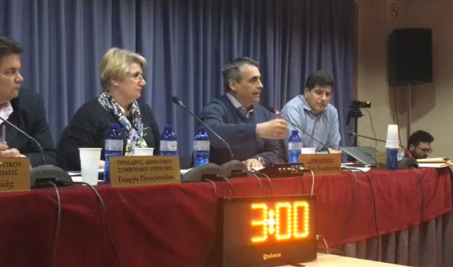 Ὤ&delta;&iota;&nu;&epsilon;&nu; ὄ&rho;&omicron;&sigmaf; &kappa;&alpha;ὶ ἔ&tau;&epsilon;&kappa;&epsilon; &mu;ῦ&nu; | &Tau;&iota; &sigma;&eta;&mu;&alpha;ί&nu;&epsilon;&iota; &eta; &phi;&rho;ά&sigma;&eta; &pi;&omicron;&upsilon; &epsilon;ί&pi;&epsilon; &chi;&theta;&epsilon;&sigmaf; &omicron; &Tau;&zeta;&iota;&omicron;ύ&mu;&eta;&sigmaf; &sigma;&tau;&omicron; &Delta;&eta;&mu;&omicron;&tau;&iota;&kappa;ό &Sigma;&upsilon;&mu;&beta;&omicron;ύ&lambda;&iota;&omicron;