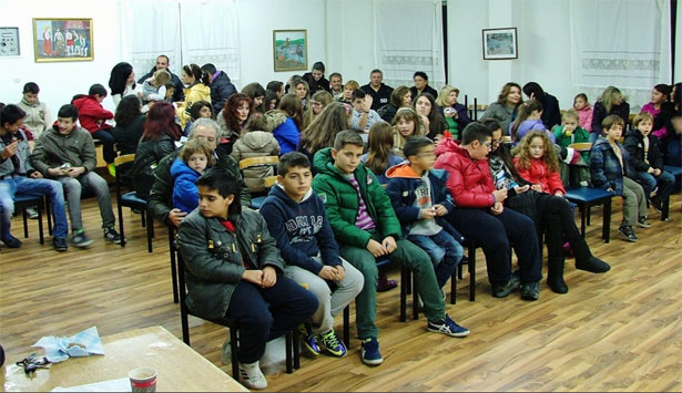 Χριστουγεννιάτικη γιορτή για τα παιδιά της Βλαχέρνας! (εικόνες)