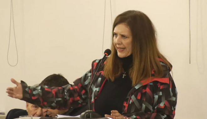 Σφοδρή κριτική Ντίνας Νικολάκου για τη διάλυση της Μερχίας και την υποβάθμιση της 124 ΠΒΕ