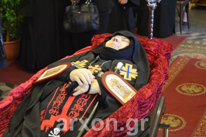 Κηδεύτηκε η μακαριστή Καθηγουμένη της Ιεράς Μονής Έλωνας (vd)