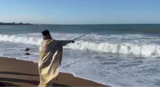 &Mu;&epsilon;&sigma;&sigma;&eta;&nu;ί&alpha; | &Iota;&epsilon;&rho;έ&alpha;&sigmaf; έ&rho;&iota;&xi;&epsilon; &tau;&omicron; &Sigma;&tau;&alpha;&upsilon;&rho;ό ... &mu;&epsilon; &kappa;&alpha;&lambda;ά&mu;&iota; &psi;&alpha;&rho;έ&mu;&alpha;&tau;&omicron;&sigmaf; (vd)