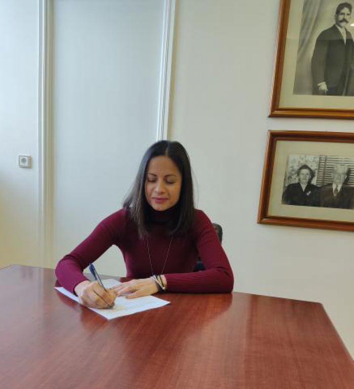 &Pi;&rho;ό&epsilon;&delta;&rho;&omicron;&sigmaf; &Delta;.&Epsilon;.&Upsilon;.&Alpha;.&Beta;.&Kappa;.: "&Kappa;&omicron;&mu;&pi;&alpha;&sigma;&mu;ό&sigmaf; &epsilon;ί&nu;&alpha;&iota; &eta; &upsilon;&lambda;&omicron;&pi;&omicron;ί&eta;&sigma;&eta; έ&rho;&gamma;&omega;&nu; ή &alpha;&pi;&lambda;ά &omicron;&iota; &alpha;&nu;&alpha;&kappa;&omicron;&iota;&nu;ώ&sigma;&epsilon;&iota;&sigmaf; &epsilon;&nu;&tau;ά&xi;&epsilon;&omega;&nu; έ&rho;&gamma;&omega;&nu;"