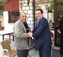 &laquo;&Pi;ό&rho;&tau;&alpha; &ndash; &pi;ό&rho;&tau;&alpha;&raquo;
&gamma;&upsilon;&rho;ί&zeta;&epsilon;&iota; &omicron; &Kappa;ώ&sigma;&tau;&alpha;&sigmaf; &Beta;&lambda;ά&sigma;&eta;&sigmaf; &tau;&eta;&nu; &Alpha;&rho;&kappa;&alpha;&delta;ί&alpha;