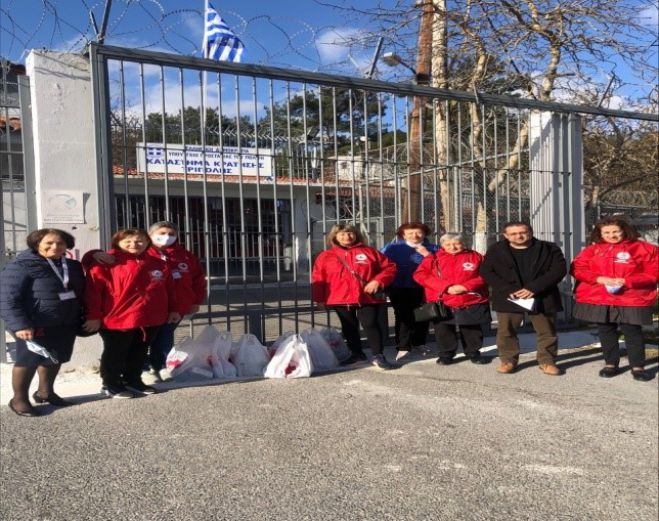 &Rho;&omicron;ύ&chi;&alpha; &kappa;&alpha;&iota; &epsilon;ί&delta;&eta; &pi;&rho;ώ&tau;&eta;&sigmaf; &alpha;&nu;ά&gamma;&kappa;&eta;&sigmaf; &pi;&alpha;&rho;έ&delta;&omega;&sigma;&epsilon; &omicron; &Epsilon;&rho;&upsilon;&theta;&rho;ό&sigmaf; &Sigma;&tau;&alpha;&upsilon;&rho;ό&sigmaf; &sigma;&tau;&iota;&sigmaf; &Phi;&upsilon;&lambda;&alpha;&kappa;έ&sigmaf; &Tau;&rho;ί&pi;&omicron;&lambda;&eta;&sigmaf;