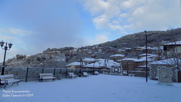 Στα λευκά και το χωριό Σέρβου Γορτυνίας (εικόνες)