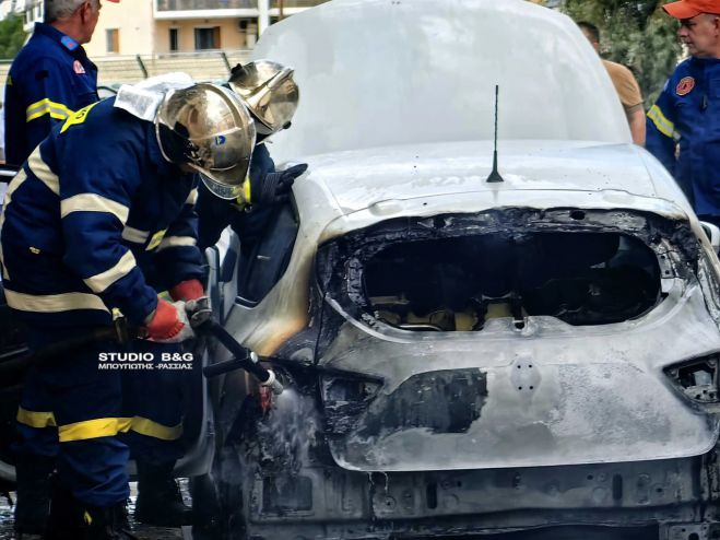Έκρηξη σε αυτοκίνητο αναστάτωσε το Ναύπλιο! (εικόνες)