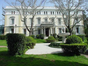 &Sigma;&upsilon;&nu;ά&nu;&tau;&eta;&sigma;&eta; &mu;&epsilon; &tau;&omicron;&nu; &Pi;&rho;ό&epsilon;&delta;&rho;&omicron; &tau;&eta;&sigmaf; &Delta;&eta;&mu;&omicron;&kappa;&rho;&alpha;&tau;ί&alpha;&sigmaf; &theta;&alpha; έ&chi;&epsilon;&iota; &sigma;ή&mu;&epsilon;&rho;&alpha; &omicron; &Alpha;&nu;&delta;&rho;έ&alpha;&sigmaf; &Lambda;&upsilon;&kappa;&omicron;&upsilon;&rho;έ&nu;&tau;&zeta;&omicron;&sigmaf;