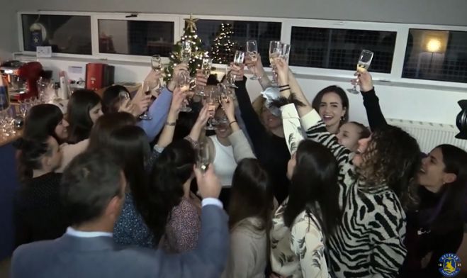 &Tau;&alpha; &kappa;&omicron;&rho;ί&tau;&sigma;&iota;&alpha; &tau;&omicron;&upsilon; &Alpha;&sigma;&tau;έ&rho;&alpha; &Tau;&rho;ί&pi;&omicron;&lambda;&eta;&sigmaf; &epsilon;&tau;&omicron;&iota;&mu;ά&zeta;&omicron;&nu;&tau;&alpha;&iota; &gamma;&iota;&alpha; &tau;&omicron; &Chi;&rho;&iota;&sigma;&tau;&omicron;&upsilon;&gamma;&epsilon;&nu;&nu;&iota;ά&tau;&iota;&kappa;&omicron; &rho;&epsilon;&beta;&epsilon;&gamma;&iota;ό&nu;! (vd)