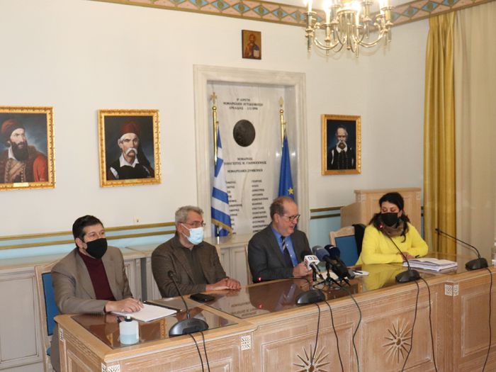 &Sigma;&tau;&omicron; &Phi;&epsilon;&sigma;&tau;&iota;&beta;ά&lambda; &Theta;&epsilon;&sigma;&sigma;&alpha;&lambda;&omicron;&nu;ί&kappa;&eta;&sigmaf; &tau;&omicron; &delta;&rho;&alpha;&mu;&alpha;&tau;&omicron;&pi;&omicron;&iota;&eta;&mu;έ&nu;&omicron; &nu;&tau;&omicron;&kappa;&iota;&mu;&alpha;&nu;&tau;έ&rho; &ldquo;&Alpha;&rho;&kappa;&alpha;&delta;ί&alpha;, &eta; &Kappa;&alpha;&mu;&pi;&alpha;&nu;ί&alpha; &tau;&eta;&sigmaf; &Alpha;&nu;&alpha;&tau;&omicron;&lambda;ή&sigmaf;&rdquo;