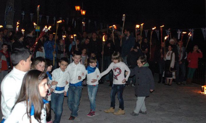 Αναβιώνει το έθιμο των λαμπαδηδρομιών στη Δημητσάνα!