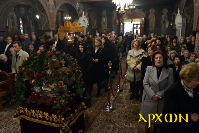 &Lambda;&alpha;&mu;&pi;&rho;ό&sigmaf; &omicron; &epsilon;&omicron;&rho;&tau;&alpha;&sigma;&mu;ό&sigmaf; &tau;&eta;&sigmaf; &Alpha;&gamma;ί&alpha;&sigmaf; &Beta;&alpha;&rho;&beta;ά&rho;&alpha;&sigmaf; &sigma;&tau;&eta;&nu; &Tau;&rho;ί&pi;&omicron;&lambda;&eta; (&epsilon;&iota;&kappa;ό&nu;&epsilon;&sigmaf;)
