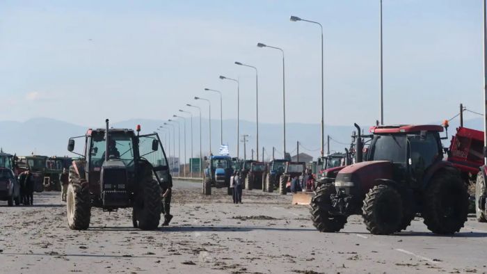 Μαρινάκης για μπλόκα αγροτών: &quot;Οι δρόμοι ανήκουν σε όλους και θα μείνουν ανοικτοί – Δεν είναι δυνατόν να ταλαιπωρείται ο κόσμος&quot;