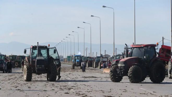 Μαρινάκης για μπλόκα αγροτών: &quot;Οι δρόμοι ανήκουν σε όλους και θα μείνουν ανοικτοί – Δεν είναι δυνατόν να ταλαιπωρείται ο κόσμος&quot;