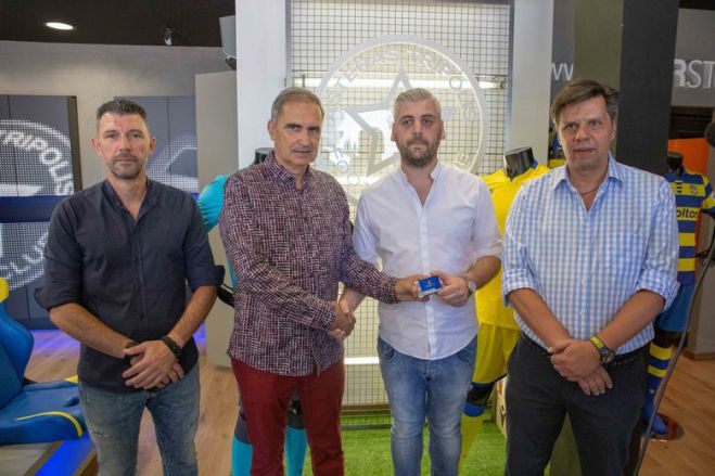 &Omicron; &Epsilon;&mu;&pi;&omicron;&rho;&iota;&kappa;ό&sigmaf; &Sigma;ύ&lambda;&lambda;&omicron;&gamma;&omicron;&sigmaf; &sigma;&tau;&eta;&rho;ί&zeta;&epsilon;&iota; &tau;&omicron;&nu; &Alpha;&sigma;&tau;έ&rho;&alpha;!