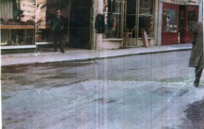 &Tau;&rho;ί&pi;&omicron;&lambda;&eta; | &Delta;&epsilon;ί&tau;&epsilon; &phi;&omega;&tau;&omicron;&gamma;&rho;&alpha;&phi;ί&alpha; &tau;&eta;&sigmaf; &omicron;&delta;&omicron;ύ "&Kappa;έ&nu;&nu;&epsilon;&nu;&tau;&upsilon;" ... &pi;&rho;&iota;&nu; &alpha;&pi;ό &tau;&omicron; 1990!