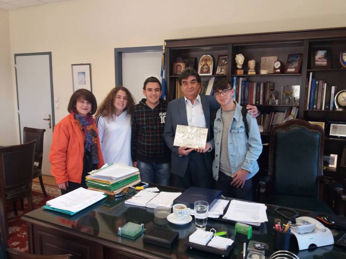 &Nu;έ&alpha; &alpha;&delta;&epsilon;&lambda;&phi;&omicron;&pi;&omicron;ί&eta;&sigma;&eta; &sigma;&chi;&omicron;&lambda;&epsilon;ί&omega;&nu; &Tau;&rho;ί&pi;&omicron;&lambda;&eta;&sigmaf; &kappa;&alpha;&iota; &Kappa;ύ&pi;&rho;&omicron;&upsilon;!