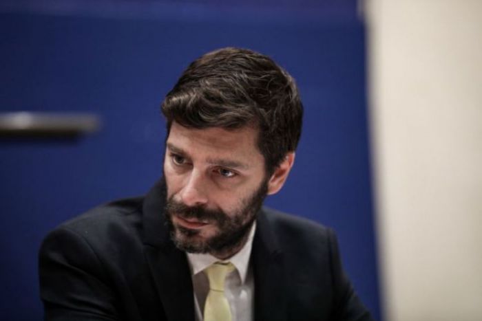 Ν. Γιατρομανωλάκης | το πρώτο ανοιχτά ομοφυλόφιλο μέλος κυβέρνησης