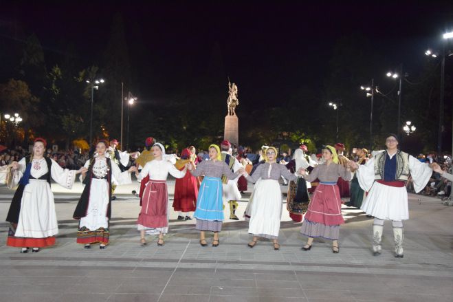 Τα φωτογραφικά "κλικ" με την παράσταση για την Άλωση από τα χορευτικά συγκροτήματα της Τρίπολης!