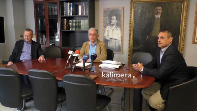 Δικαιούχοι ΤΕΒΑ | Προπληρωμένες κάρτες παραδόθηκαν από την Περιφέρεια στον Δήμο Τρίπολης - Θα ακολουθήσουν ενημερώσεις με sms (vd)