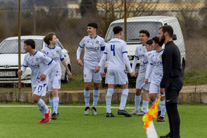 &Mu;&epsilon; &Nu;ά&tau;&sigma;&iota;&omicron; &kappa;&alpha;&iota; &Alpha;&lambda;&epsilon;&xi;&iota;ά&delta;&eta; &nu;ί&kappa;&eta;&sigma;&epsilon; &eta; &Kappa;15 &tau;&omicron;&upsilon; &Alpha;&sigma;&tau;έ&rho;&alpha; &tau;&omicron;&nu; Ά&rho;&eta;