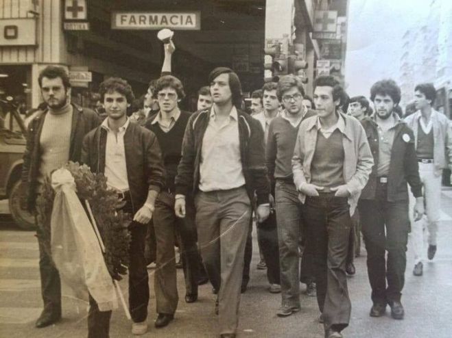 &Tau;&omicron; &mu;ή&nu;&upsilon;&mu;&alpha; &tau;&omicron;&upsilon; &Alpha;&nu;&delta;&rho;έ&alpha; &Lambda;&upsilon;&kappa;&omicron;&upsilon;&rho;έ&nu;&tau;&zeta;&omicron;&upsilon; &gamma;&iota;&alpha; &tau;&omicron; &Pi;&omicron;&lambda;&upsilon;&tau;&epsilon;&chi;&nu;&epsilon;ί&omicron; &mu;&epsilon; &phi;&omega;&tau;&omicron;&gamma;&rho;&alpha;&phi;ί&alpha; &alpha;&pi;ό &tau;&omicron; 1980!