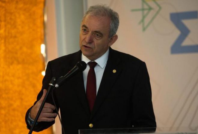 &Pi;&rho;&omicron;&epsilon;&iota;&delta;&omicron;&pi;&omicron;ί&eta;&sigma;&eta; &Lambda;έ&kappa;&kappa;&alpha;: &laquo;&Tau;&omicron; &rho;ή&gamma;&mu;&alpha; &sigma;&tau;&eta;&nu; &Epsilon;ύ&beta;&omicron;&iota;&alpha; &mu;&pi;&omicron;&rho;&epsilon;ί &nu;&alpha; &delta;ώ&sigma;&epsilon;&iota; &mu;έ&chi;&rho;&iota; 6 &Rho;ί&chi;&tau;&epsilon;&rho;&raquo;