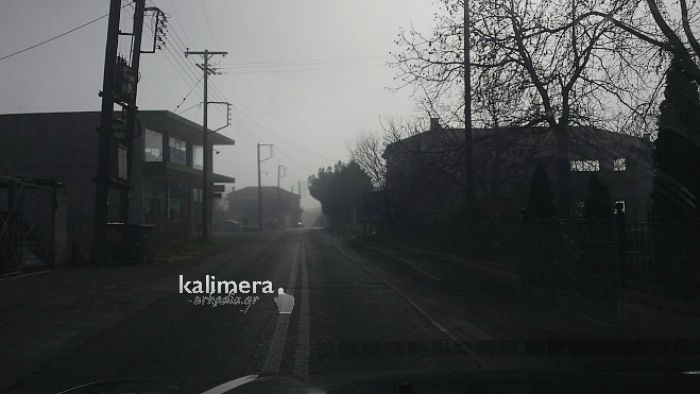 &Pi;&upsilon;&kappa;&nu;ή &omicron;&mu;ί&chi;&lambda;&eta; &tau;&omicron; &pi;&rho;&omega;ί &sigma;&tau;&omicron; &delta;&rho;ό&mu;&omicron; "&Tau;&rho;ί&pi;&omicron;&lambda;&eta;&sigmaf; - &Tau;&epsilon;&gamma;έ&alpha;&sigmaf;" (vd)