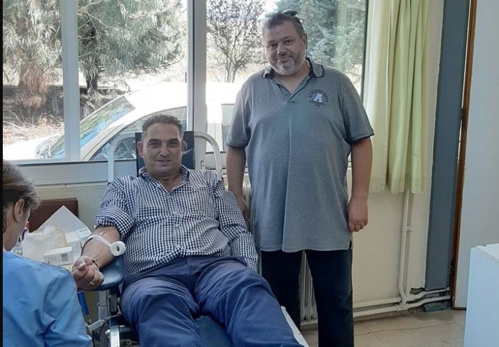 &Xi;&epsilon;&kappa;ί&nu;&eta;&sigma;&epsilon; &eta; &epsilon;&theta;&epsilon;&lambda;&omicron;&nu;&tau;&iota;&kappa;ή &alpha;&iota;&mu;&omicron;&delta;&omicron;&sigma;ί&alpha; &sigma;&tau;&omicron; &Omicron;&rho;&upsilon;&chi;&epsilon;ί&omicron; &Mu;&epsilon;&gamma;&alpha;&lambda;ό&pi;&omicron;&lambda;&eta;&sigmaf; (&epsilon;&iota;&kappa;ό&nu;&epsilon;&sigmaf;)