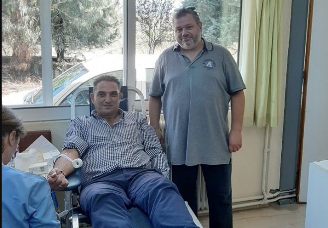 &Xi;&epsilon;&kappa;ί&nu;&eta;&sigma;&epsilon; &eta; &epsilon;&theta;&epsilon;&lambda;&omicron;&nu;&tau;&iota;&kappa;ή &alpha;&iota;&mu;&omicron;&delta;&omicron;&sigma;ί&alpha; &sigma;&tau;&omicron; &Omicron;&rho;&upsilon;&chi;&epsilon;ί&omicron; &Mu;&epsilon;&gamma;&alpha;&lambda;ό&pi;&omicron;&lambda;&eta;&sigmaf; (&epsilon;&iota;&kappa;ό&nu;&epsilon;&sigmaf;)