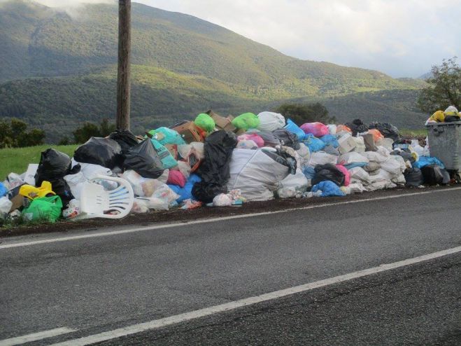 Γορτυνία: Γεμάτο σκουπίδια και το Καλλιάνι (εικόνες)