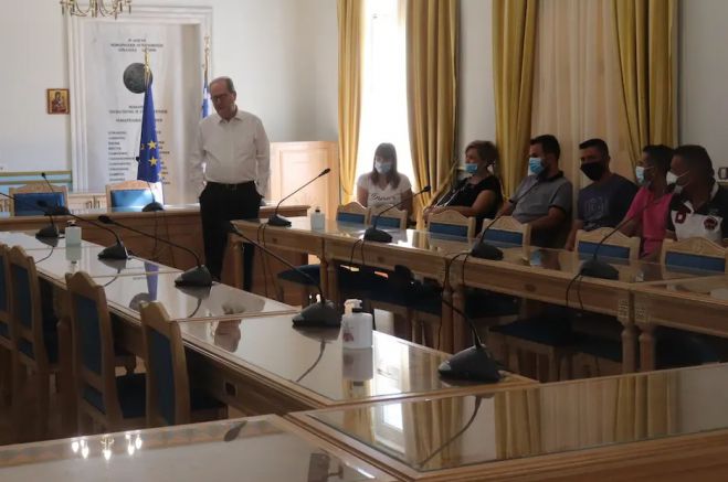 &Pi;&epsilon;&rho;&iota;&phi;έ&rho;&epsilon;&iota;&alpha; | &Alpha;&nu;έ&lambda;&alpha;&beta;&alpha;&nu; &upsilon;&pi;&eta;&rho;&epsilon;&sigma;ί&alpha; &omicron;&iota; &tau;&epsilon;&tau;&rho;&alpha;&mu;&eta;&nu;ί&tau;&epsilon;&sigmaf;