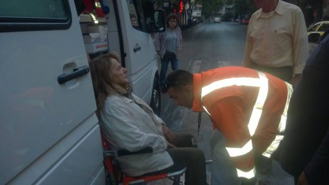 Στο νοσοκομείο η δημοσιογράφος Αφροδίτη Υψηλάντη - Κάνει απεργία πείνας για τον ΕΔΟΕΑΠ (εικόνες)