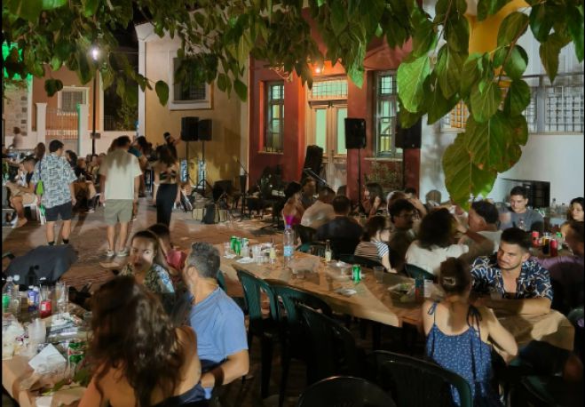 Λεωνίδιο | Καταγγελία διέκοψε το γλέντι την παραμονή της γιορτή της Παναγίας στο καφενείο του &quot;Μπούμπη&quot;