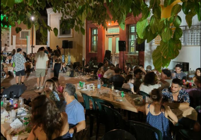 Λεωνίδιο | Καταγγελία διέκοψε το γλέντι την παραμονή της γιορτή της Παναγίας στο καφενείο του "Μπούμπη"