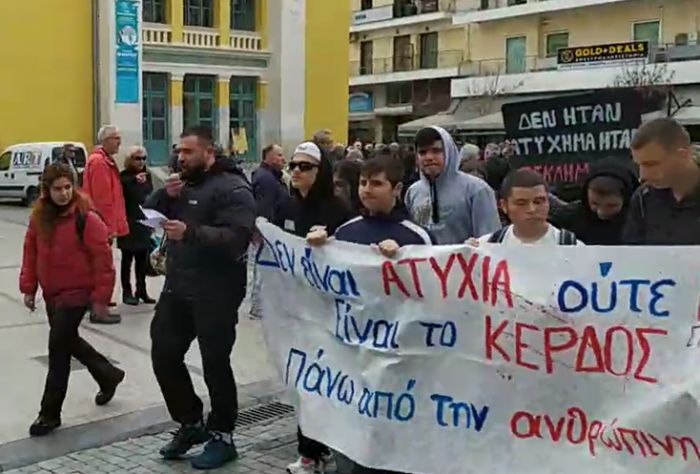 Μεγάλη απεργιακή συγκέντρωση και πορεία στο κέντρο της Τρίπολης (vd)