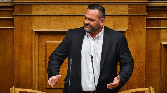 &Lambda;&alpha;&gamma;ό&sigmaf;: "&Tau;&eta; &Delta;&epsilon;&upsilon;&tau;έ&rho;&alpha; &theta;&alpha; &pi;ά&omega; &sigma;&tau;&omicron; &delta;&iota;&kappa;&alpha;&sigma;&tau;ή&rho;&iota;&omicron;. &Theta;&alpha; &alpha;&kappa;&omicron;&upsilon;&sigma;&tau;&omicron;ύ&nu; &Omicron;&Lambda;&Alpha;. &Gamma;&kappa;&rho;&epsilon;&mu;ί&zeta;&omicron;&nu;&tau;&alpha;&sigmaf; &tau;&eta;&nu; &chi;&omicron;ύ&nu;&tau;&alpha; &tau;&omicron;&upsilon;&sigmaf;"