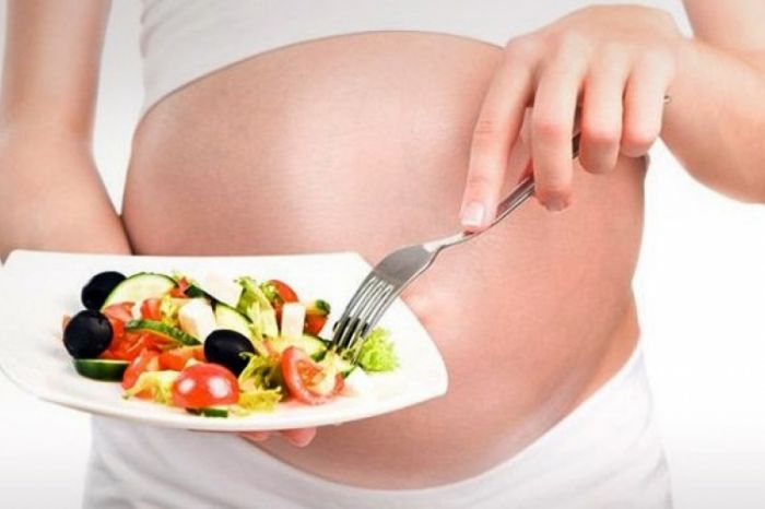 Εγκυμοσύνη -Τι πρέπει να τρώει η γυναίκα σε κάθε τρίμηνο κύησης