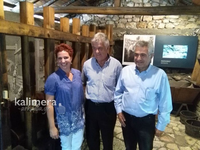 &Delta;&eta;&mu;&eta;&tau;&sigma;ά&nu;&alpha;: &Sigma;&tau;&omicron; &Mu;&omicron;&upsilon;&sigma;&epsilon;ί&omicron; &Upsilon;&delta;&rho;&omicron;&kappa;ί&nu;&eta;&sigma;&eta;&sigmaf; &xi;&epsilon;&nu;&alpha;&gamma;ή&theta;&eta;&kappa;&alpha;&nu; &Pi;&epsilon;&tau;&sigma;ά&lambda;&nu;&iota;&kappa;&omicron;&sigmaf; &kappa;&alpha;&iota; &Kappa;&alpha;&rho;&chi;&iota;&mu;ά&kappa;&eta;&sigmaf;! (&epsilon;&iota;&kappa;ό&nu;&epsilon;&sigmaf;)