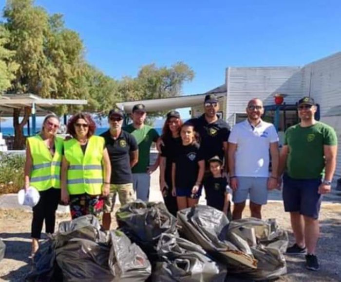 &Sigma;&tau;&eta;&nu; &epsilon;&kappa;&delta;ή&lambda;&omega;&sigma;&eta; "Ό&lambda;&omicron;&iota; &mu;&alpha;&zeta;ί &mu;&pi;&omicron;&rho;&omicron;ύ&mu;&epsilon;" &omicron;&iota; Έ&phi;&epsilon;&delta;&rho;&omicron;&iota; &Pi;&epsilon;&lambda;&omicron;&pi;&omicron;&nu;&nu;ή&sigma;&omicron;&upsilon; (&epsilon;&iota;&kappa;ό&nu;&epsilon;&sigmaf;)